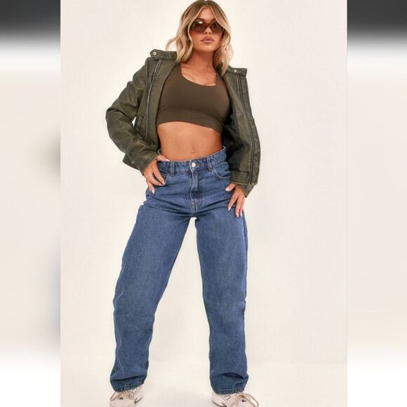 NWT PRETTYLITTLETHING Indigo Blue Wash High Rise Boyfriend Jeans - Picture 2 of 6